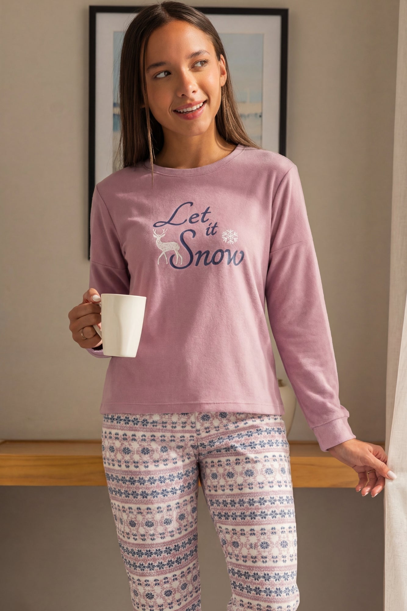 "let ie snow" Pajama set