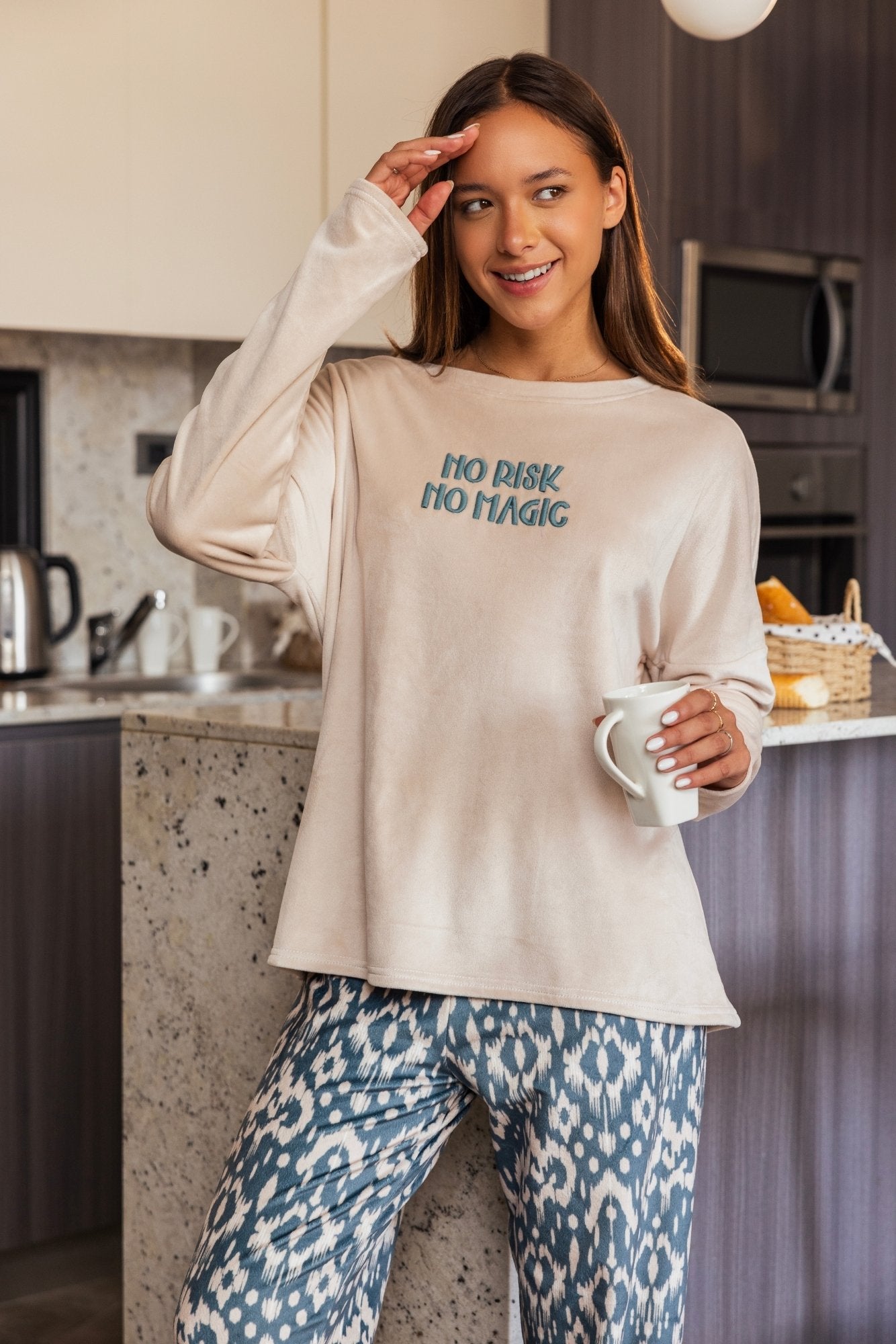 "NO RISK " Pajama set