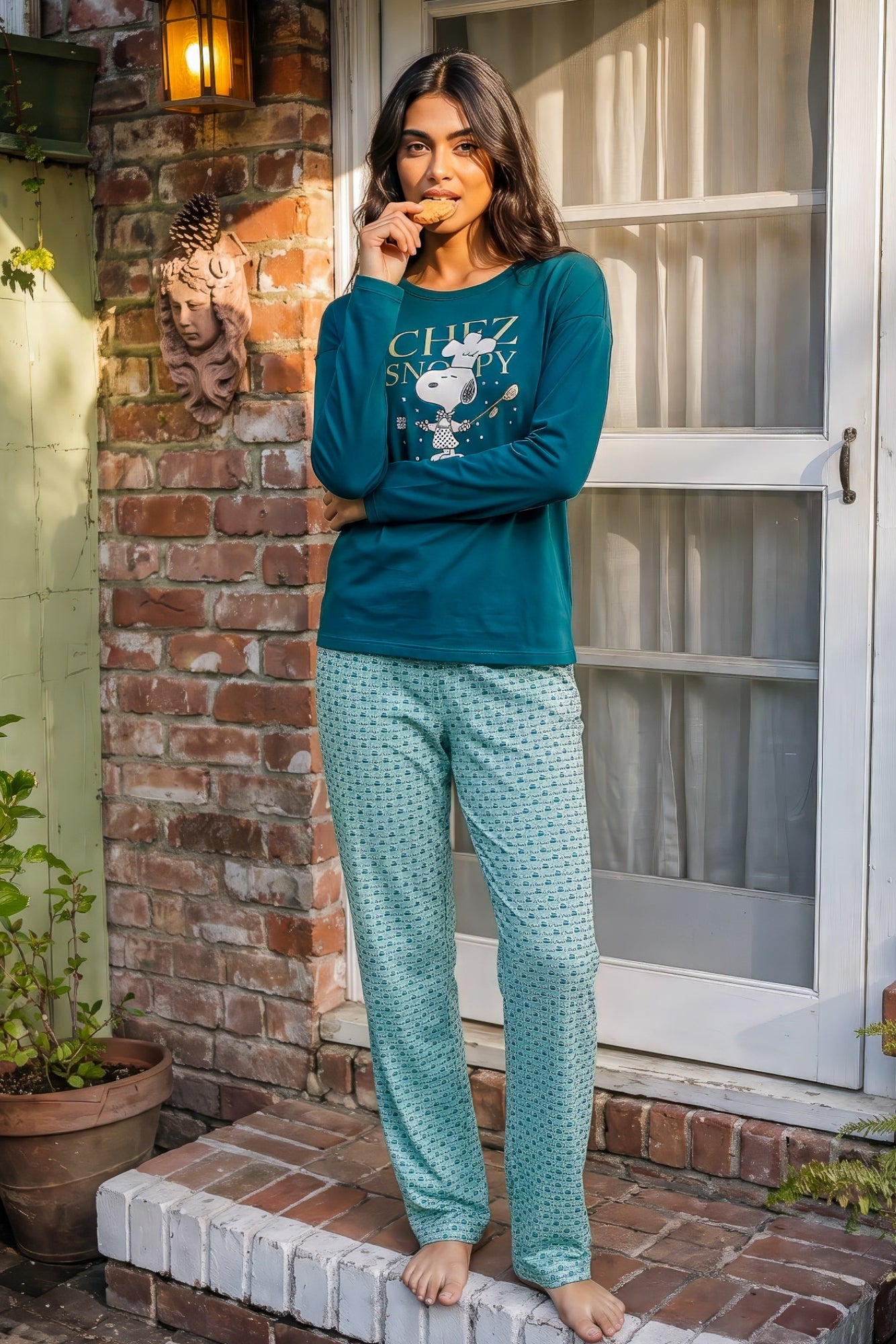 "Chez Snoopy" Pajama Set